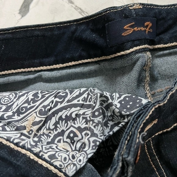 Seven7 Cropped Stretch Jeans Dark Wash Great Fade 21" Inseam Size 10 - Picture 3 of 7